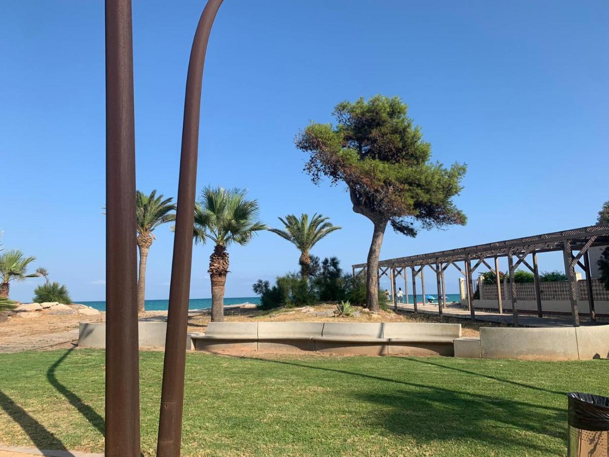 Beachfront Apartment With A Private Garden On The Ground Floor Moncofar Luaran gambar