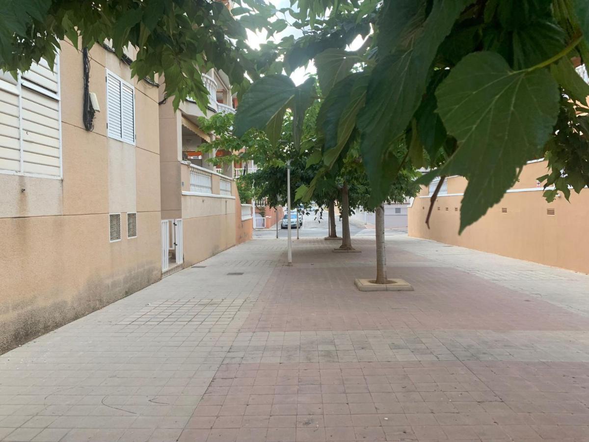 Beachfront Apartment With A Private Garden On The Ground Floor Moncofar Luaran gambar