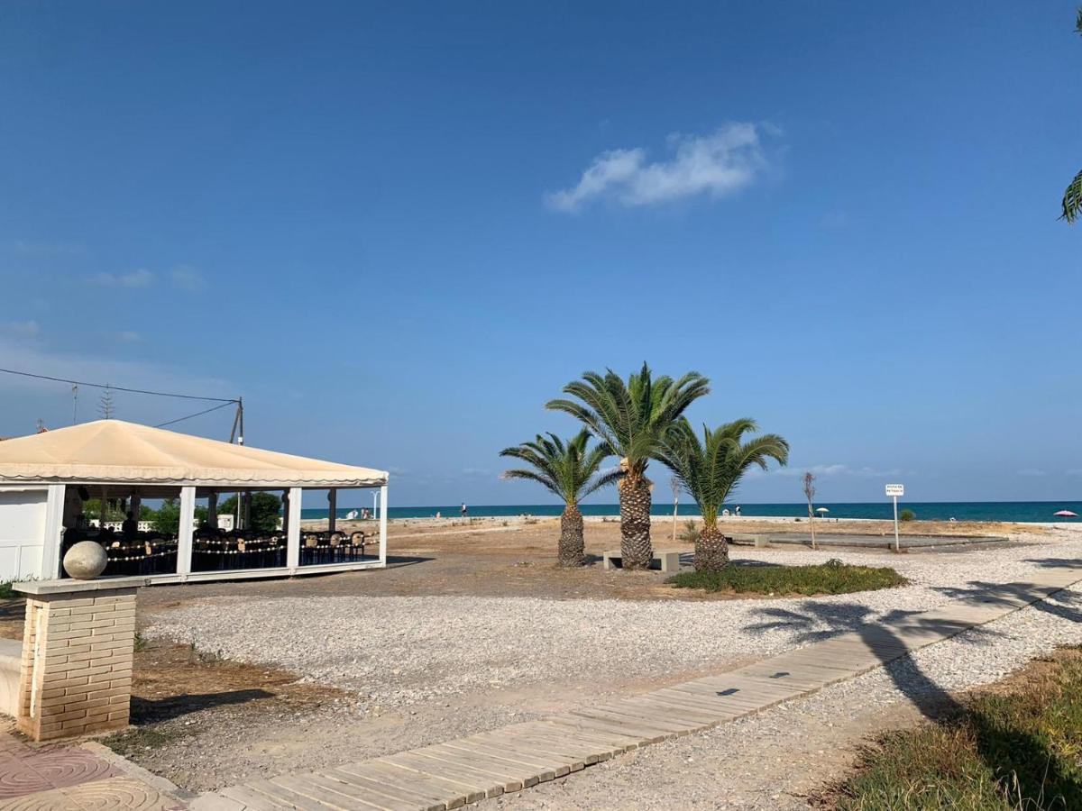 Beachfront Apartment With A Private Garden On The Ground Floor Moncofar Luaran gambar