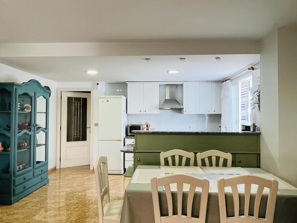 Beachfront Apartment With A Private Garden On The Ground Floor Moncofar Luaran gambar